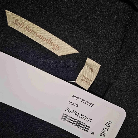 NWT Soft Surroundings Womens Black Pleated V Neck Akira Blouse Medium - Picture 4 of 5